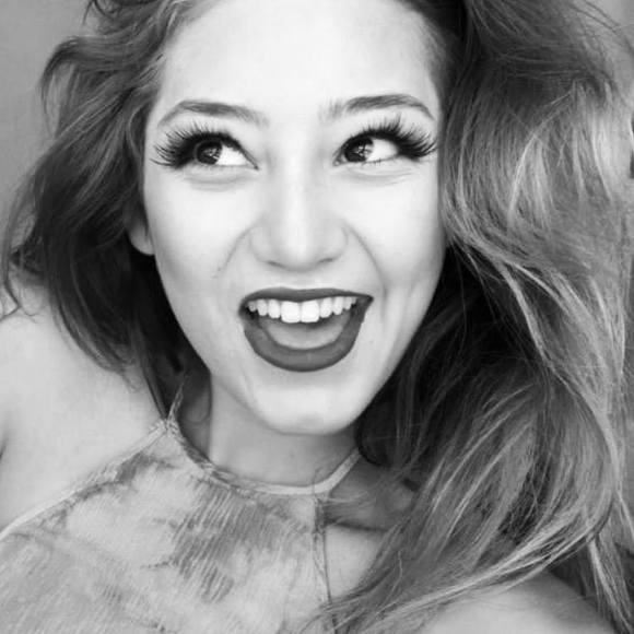 Meet your Posher, Dominique - Picture 1 of 1